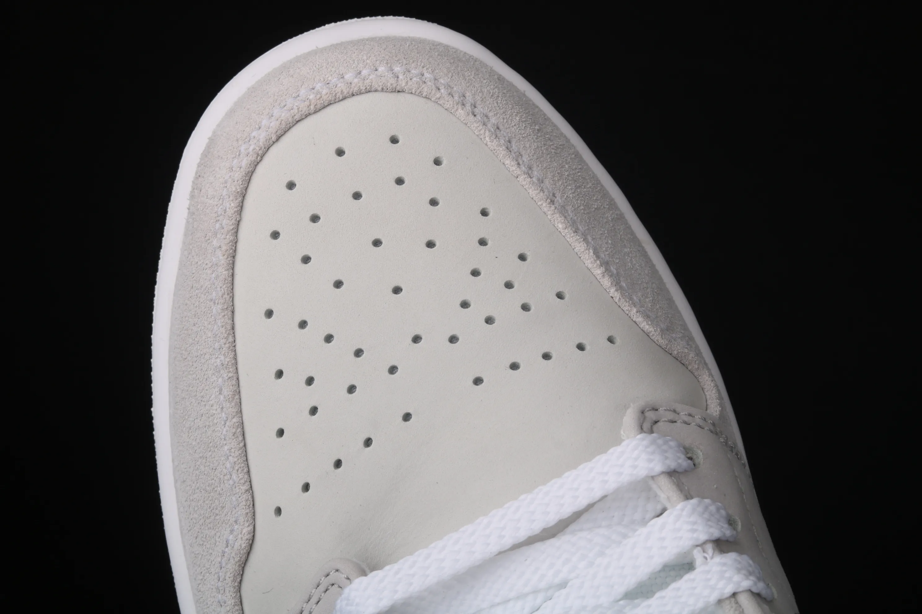 All categories Air Jordan Jordan series basketball shoes Air Jordan 1 Low Y version Air Jordan 1 Low AJ1 Joe 1 low-top top layer leather cultural and leisure sports sneakers CV3043-100